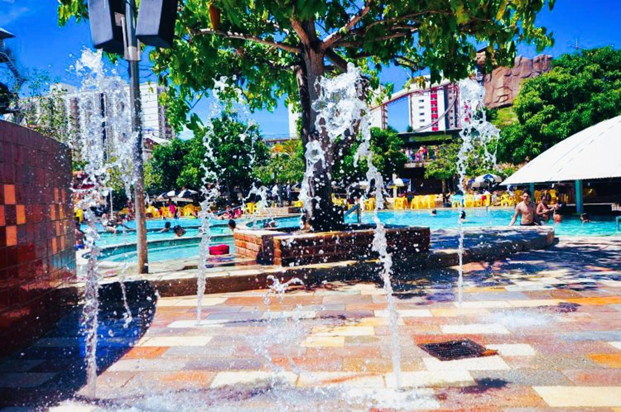 Piazza Diroma - Cortesia Park Diroma, Splash E Slide Калдас Новас Екстериор снимка